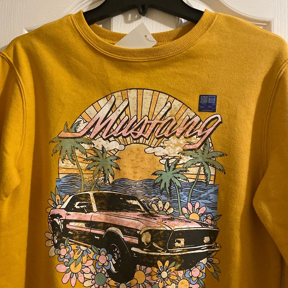 Sweatshirt